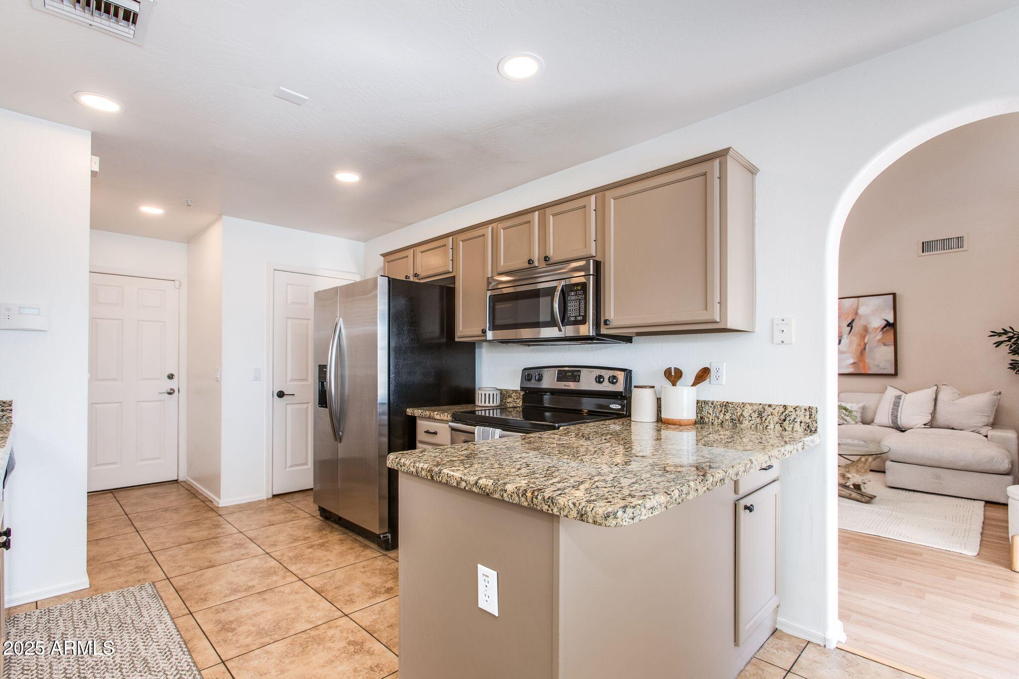 2647 N MILLER Road, 12