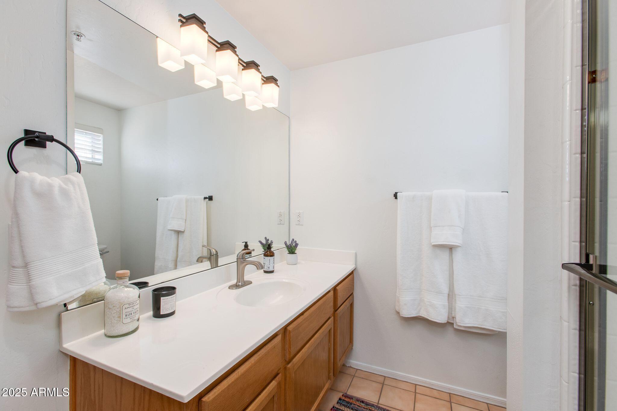 2647 N MILLER Road, 12