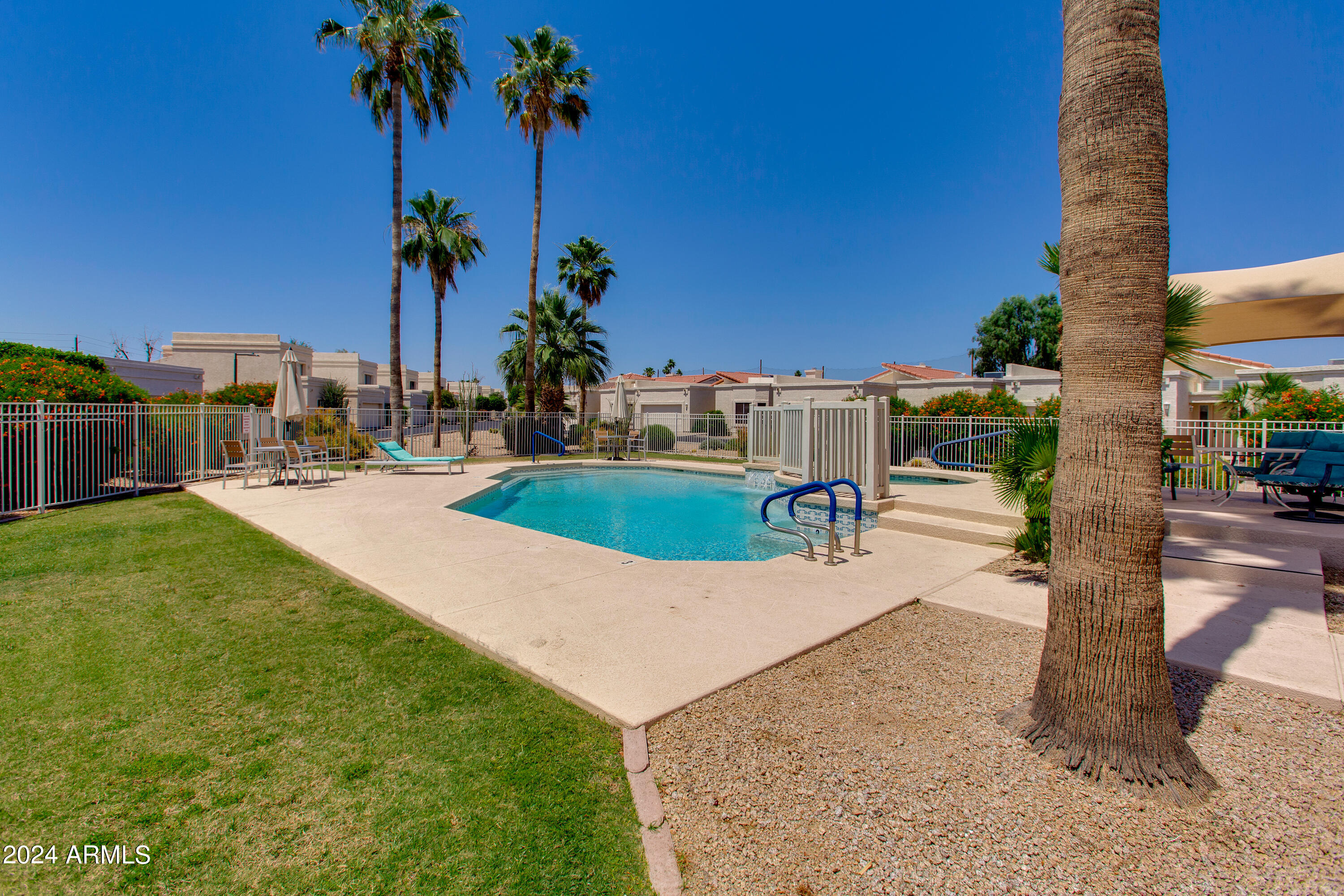 2647 N MILLER Road, 12