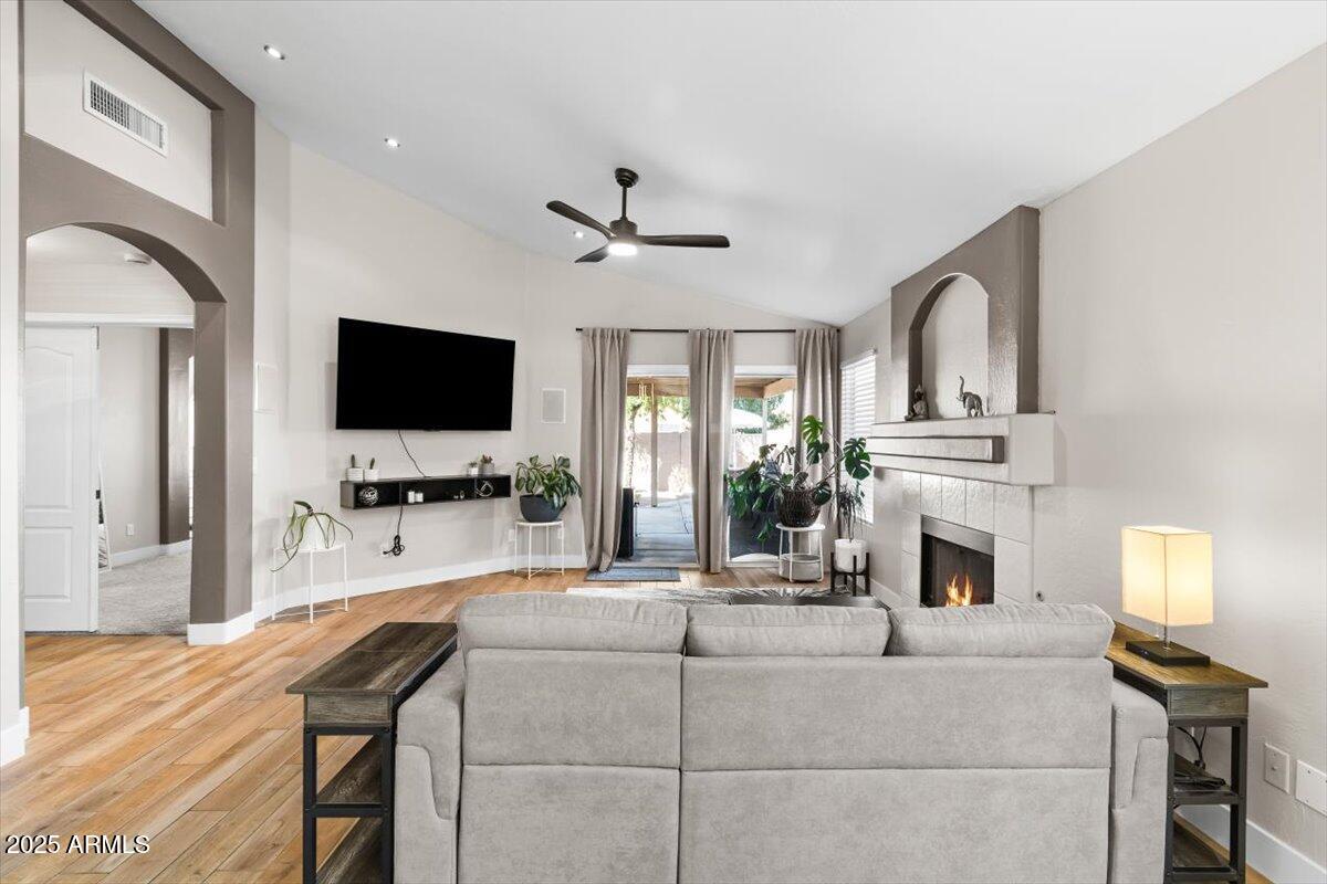 110 W ROSEMONTE Drive