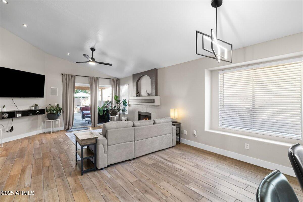 110 W ROSEMONTE Drive