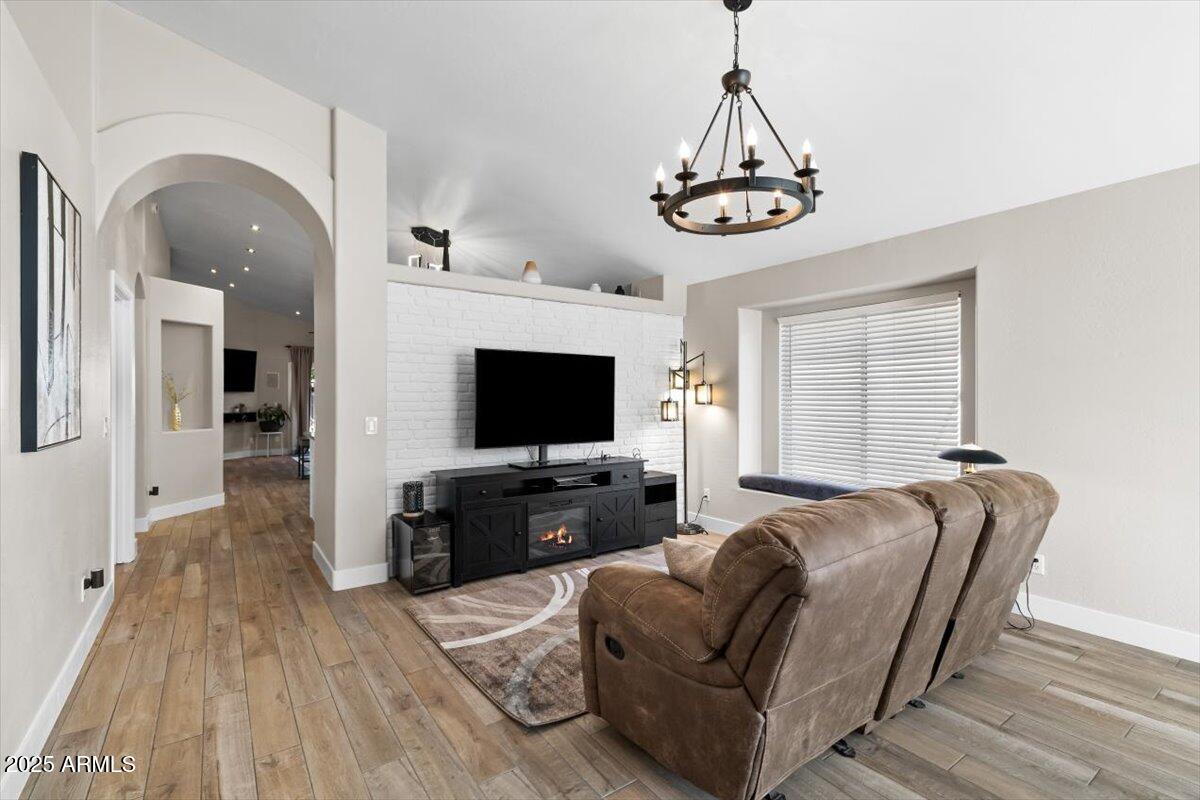 110 W ROSEMONTE Drive