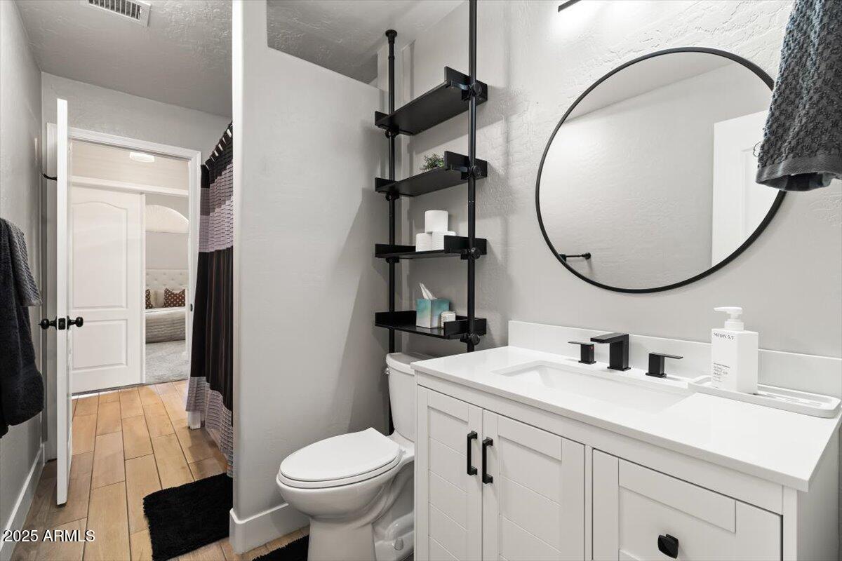 110 W ROSEMONTE Drive