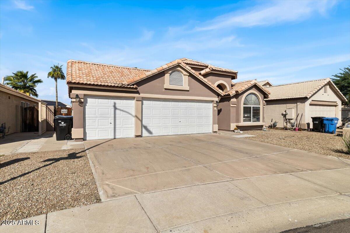 110 W ROSEMONTE Drive