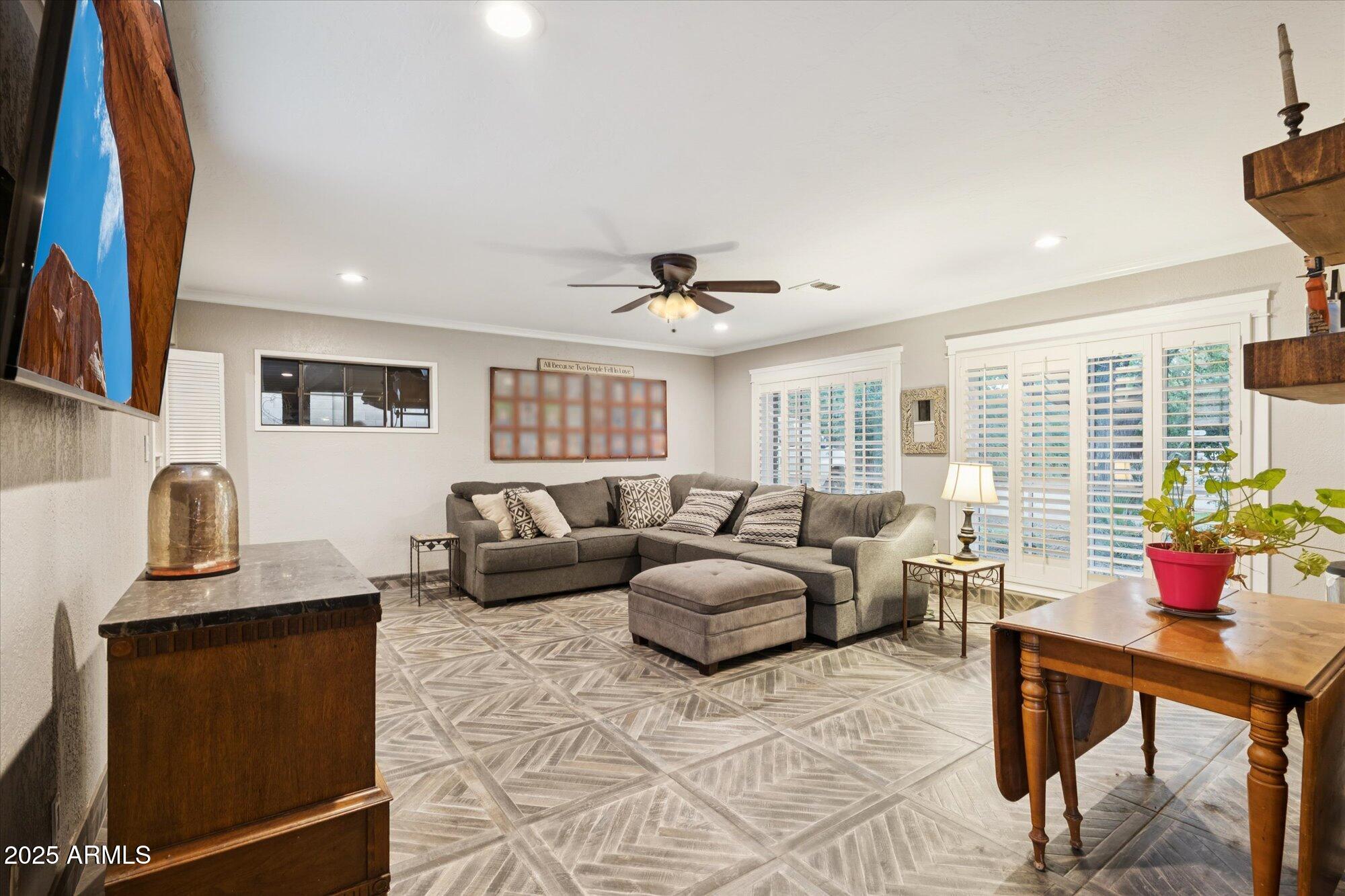 105 E CLAREMONT Street