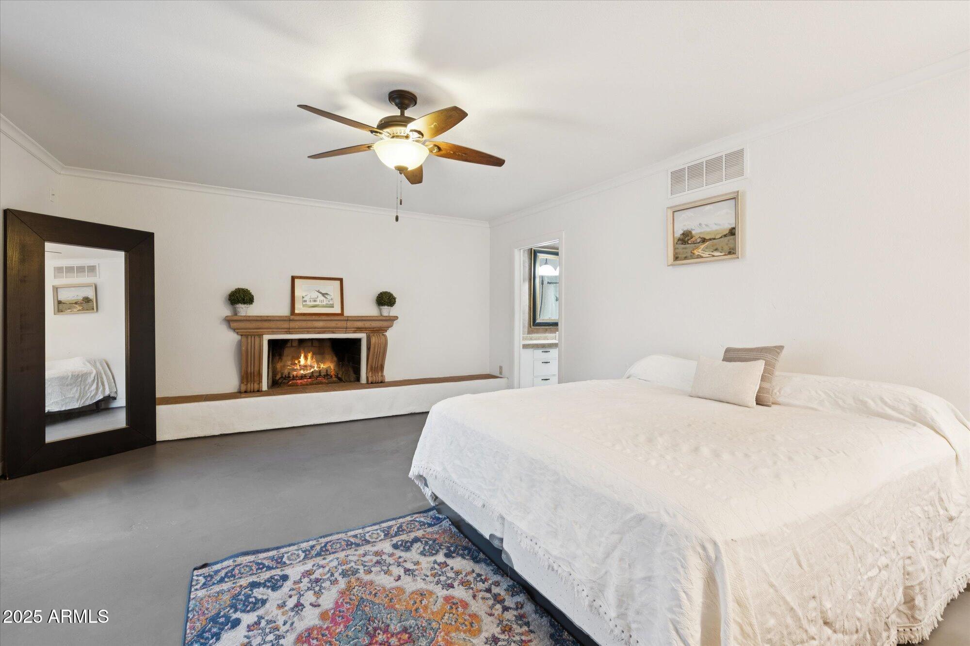 105 E CLAREMONT Street