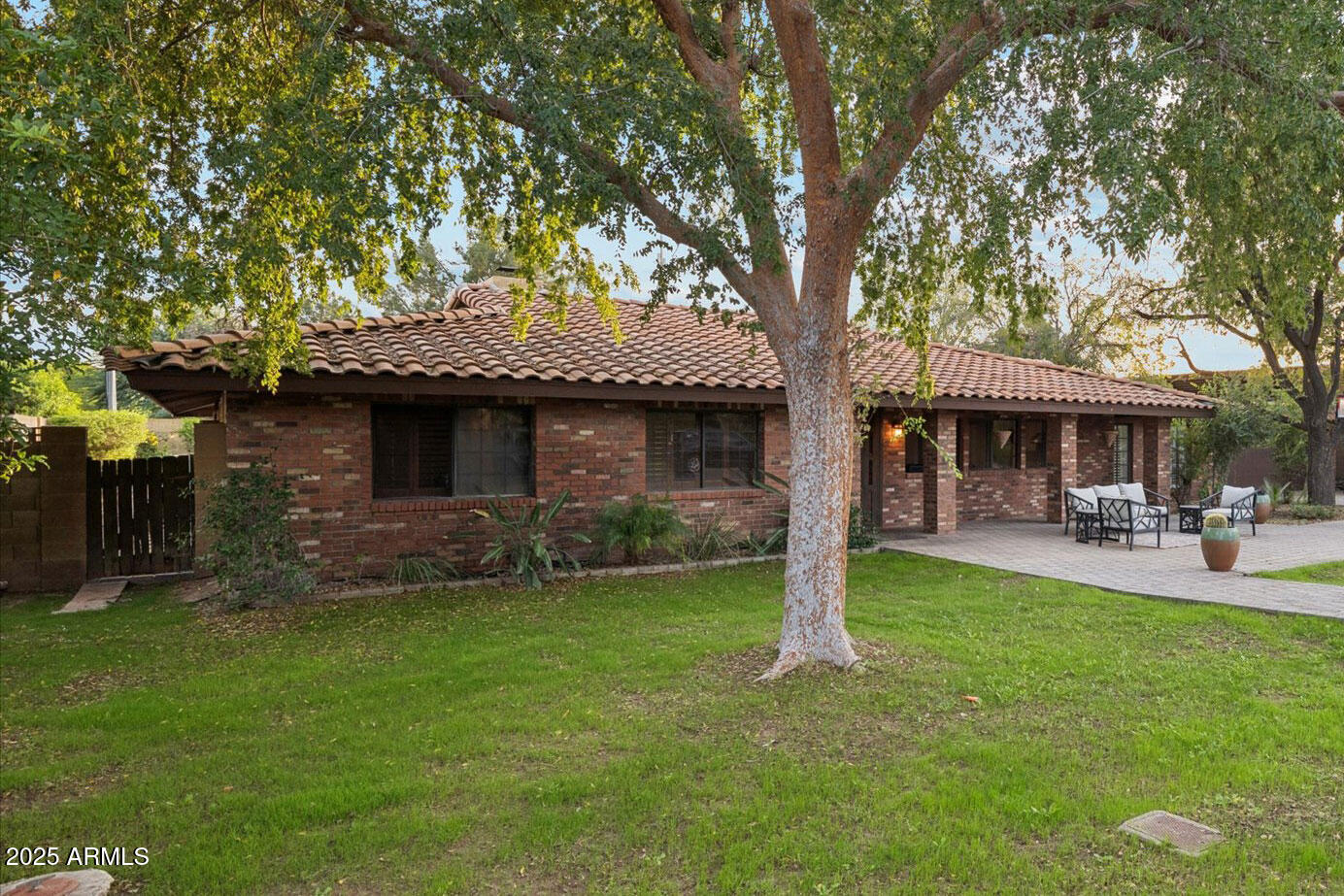 105 E CLAREMONT Street