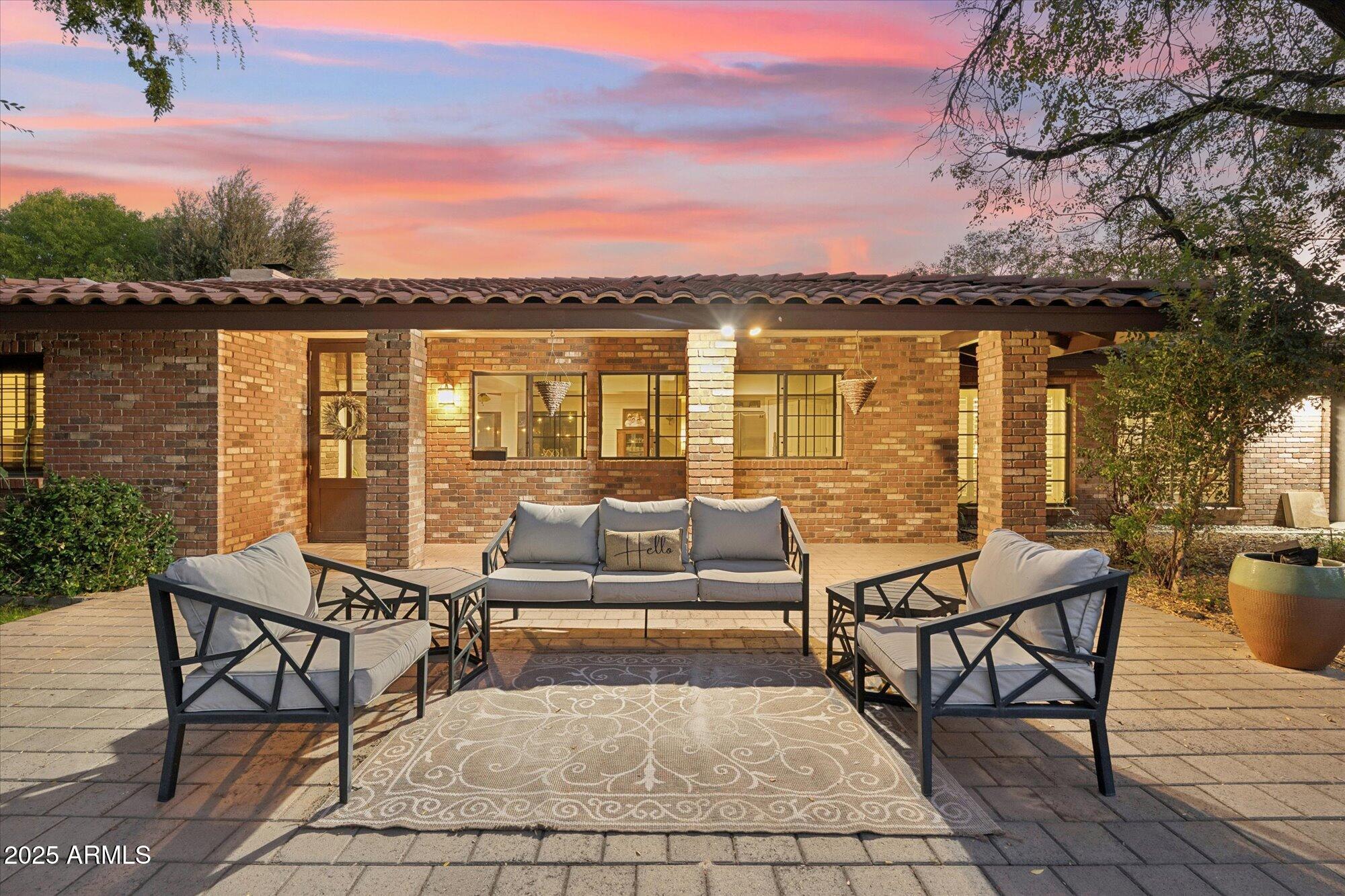 105 E CLAREMONT Street