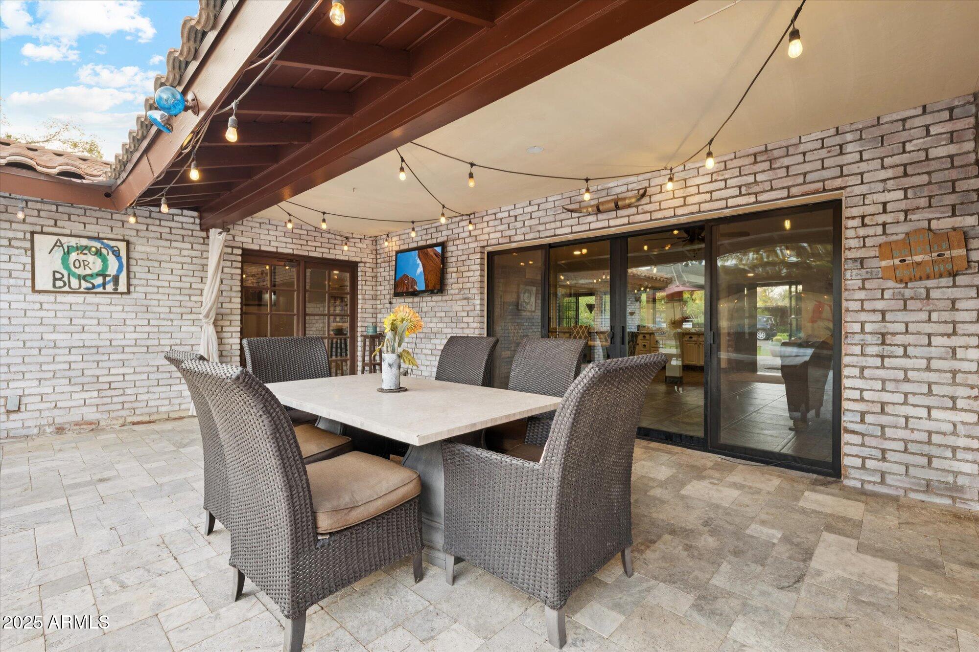 105 E CLAREMONT Street