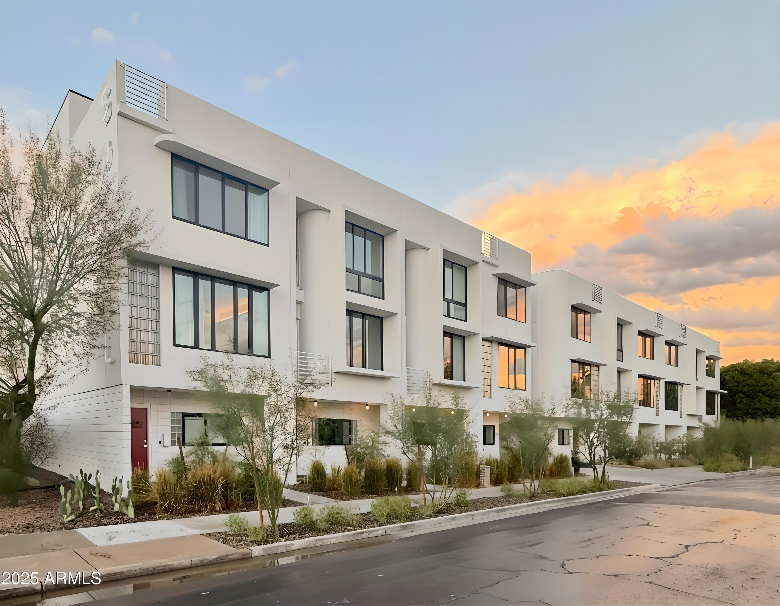 312 E WINDSOR Avenue, 2