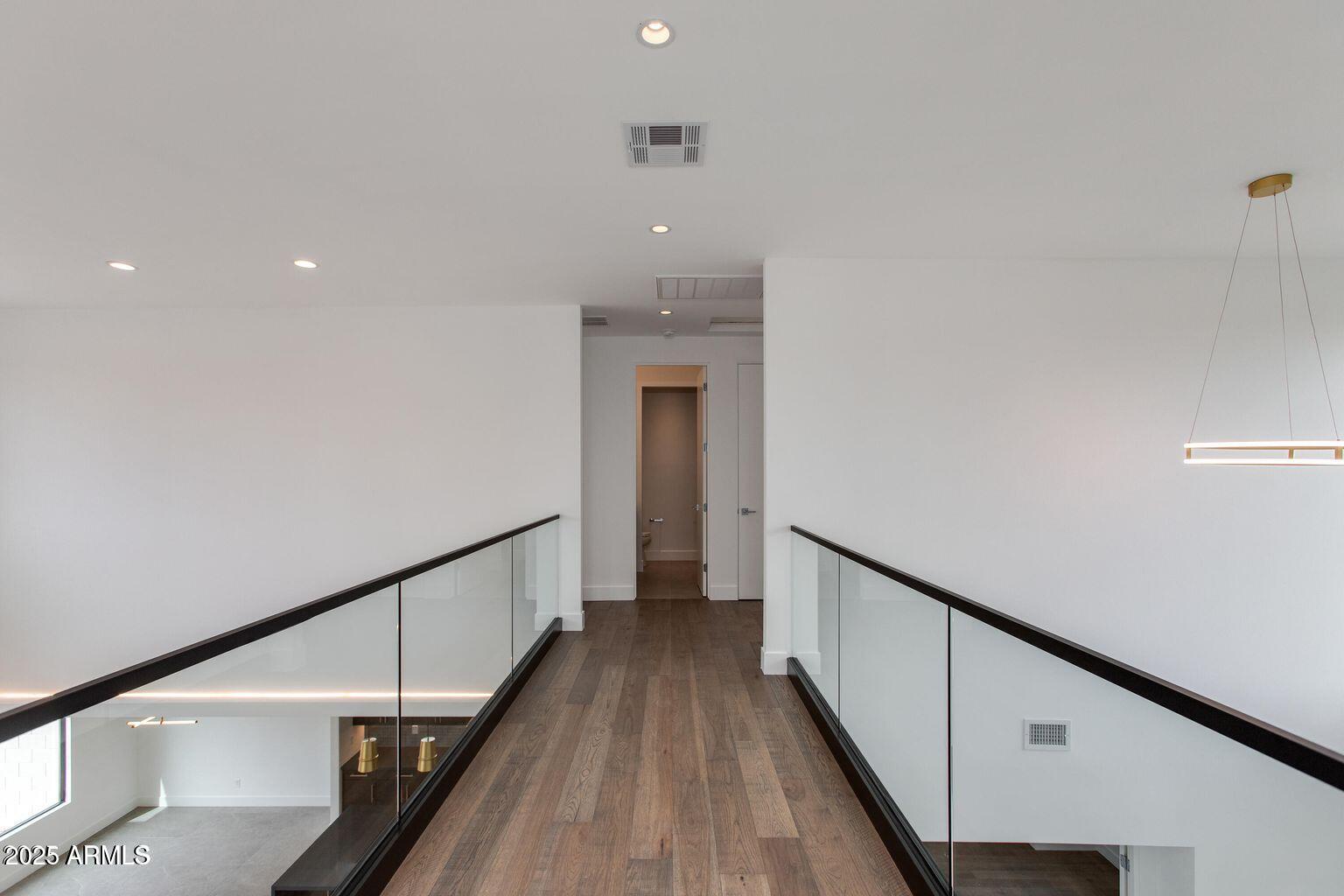 100 W NORTHERN Avenue 15