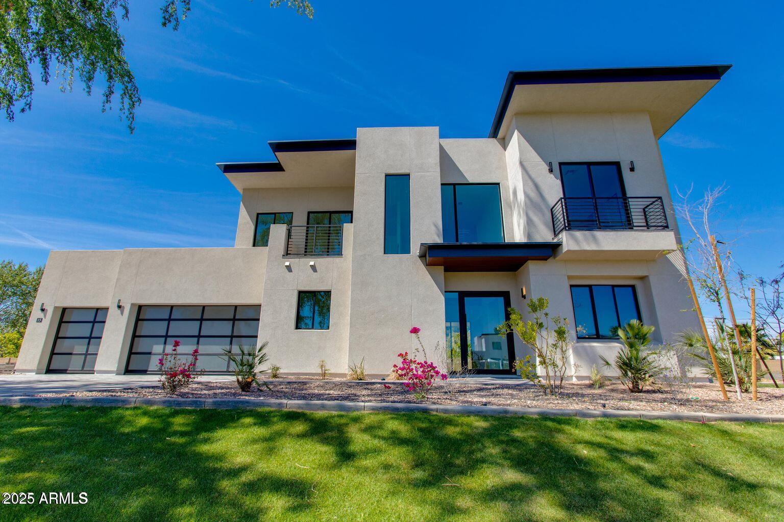 100 W NORTHERN Avenue 15