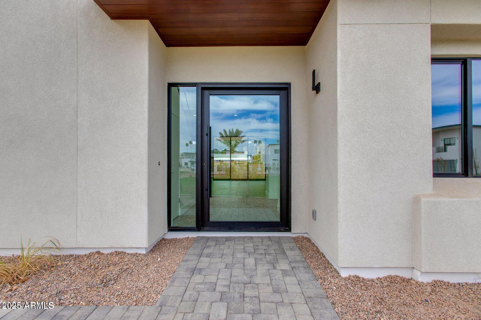 100 W NORTHERN Avenue 15