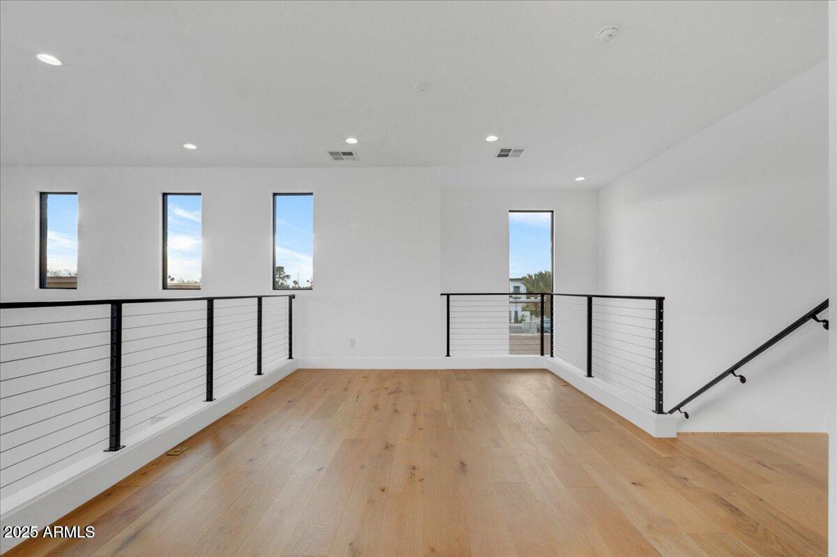 100 W NORTHERN Avenue 4