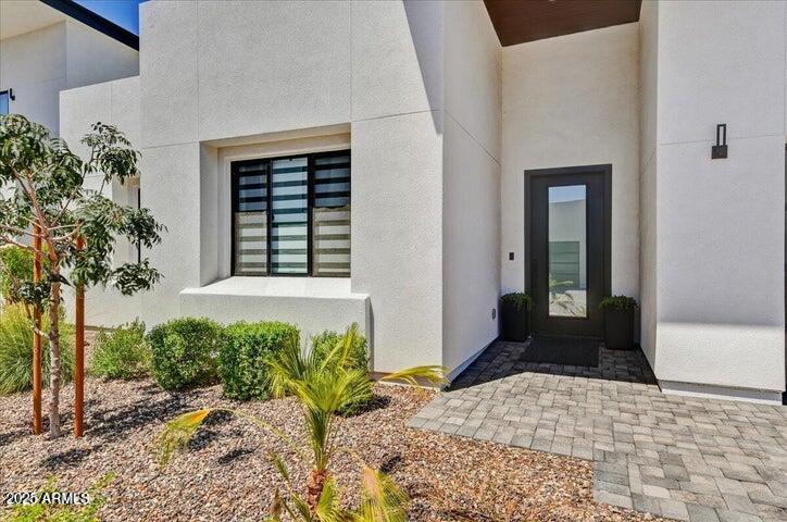 100 W NORTHERN Avenue 1