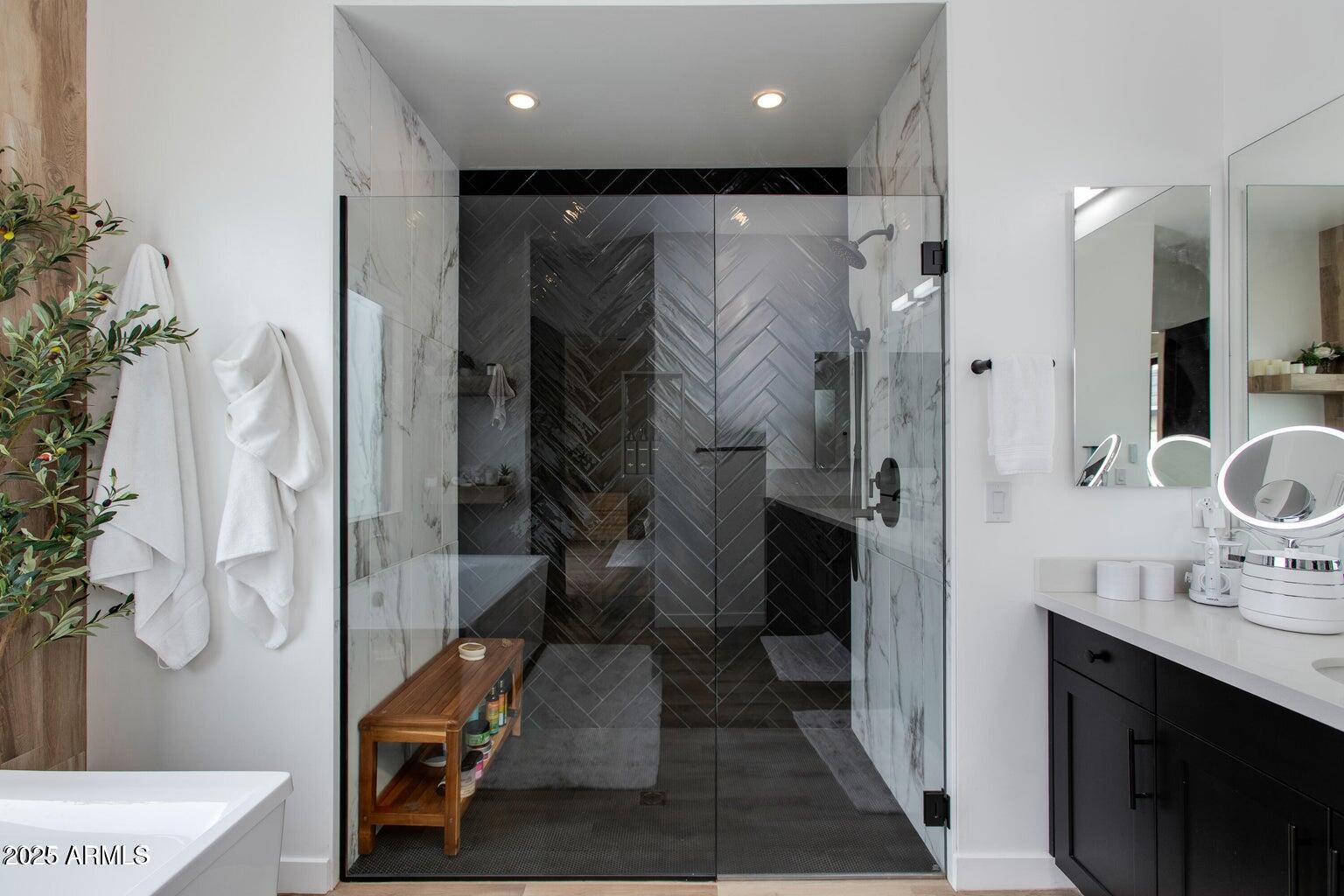 100 W Northern Avenue 17