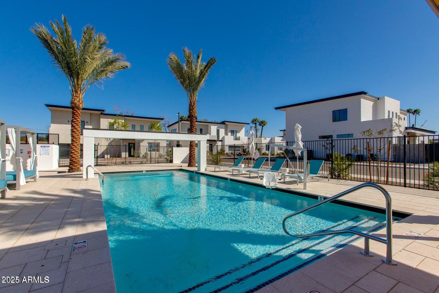 100 W Northern Avenue 17