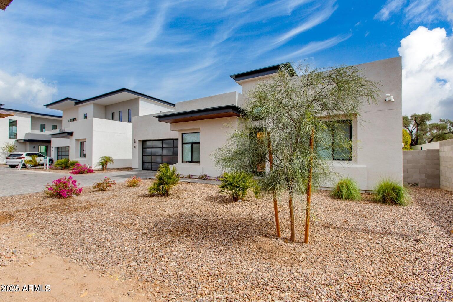 100 W Northern Avenue 17