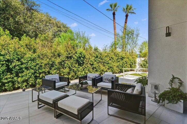 100 W NORTHERN Avenue 16