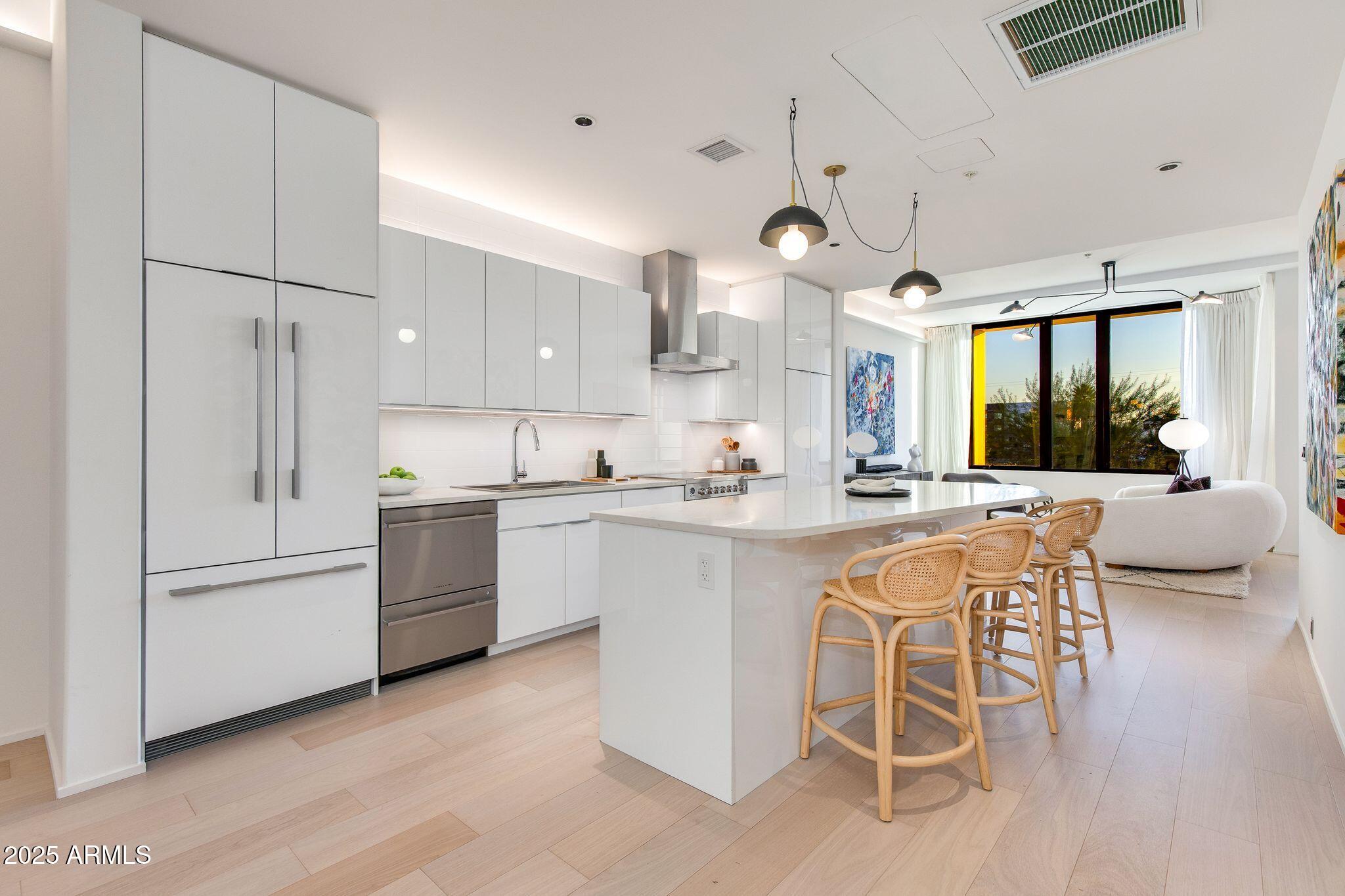 312 E WINDSOR Avenue 13