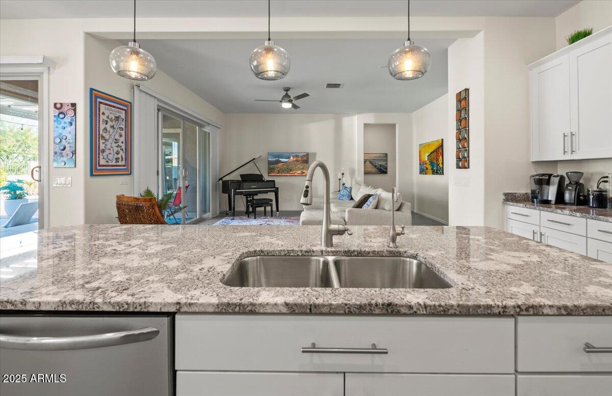 18562 W Thistle Landing Drive