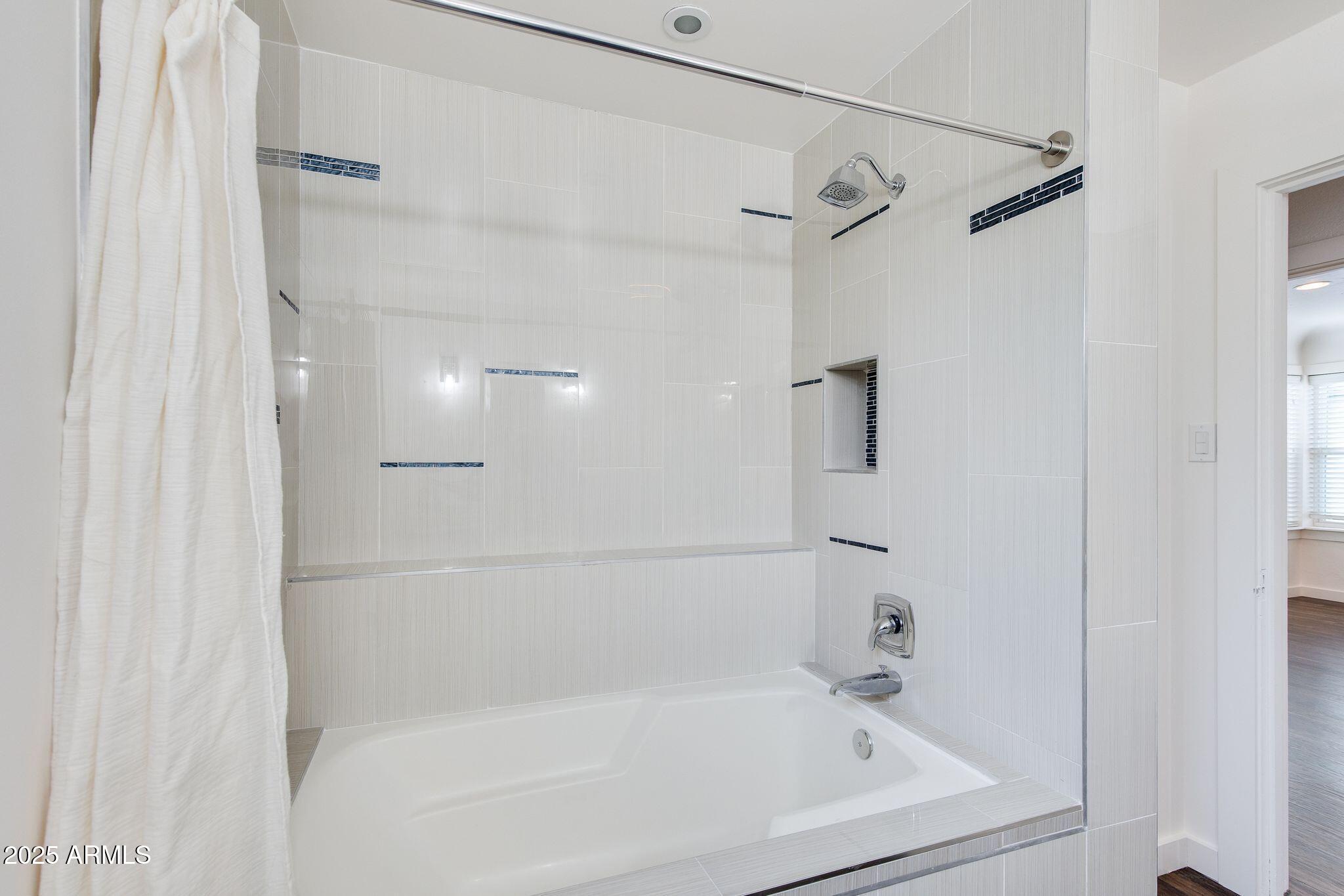 488 N WASHINGTON Street