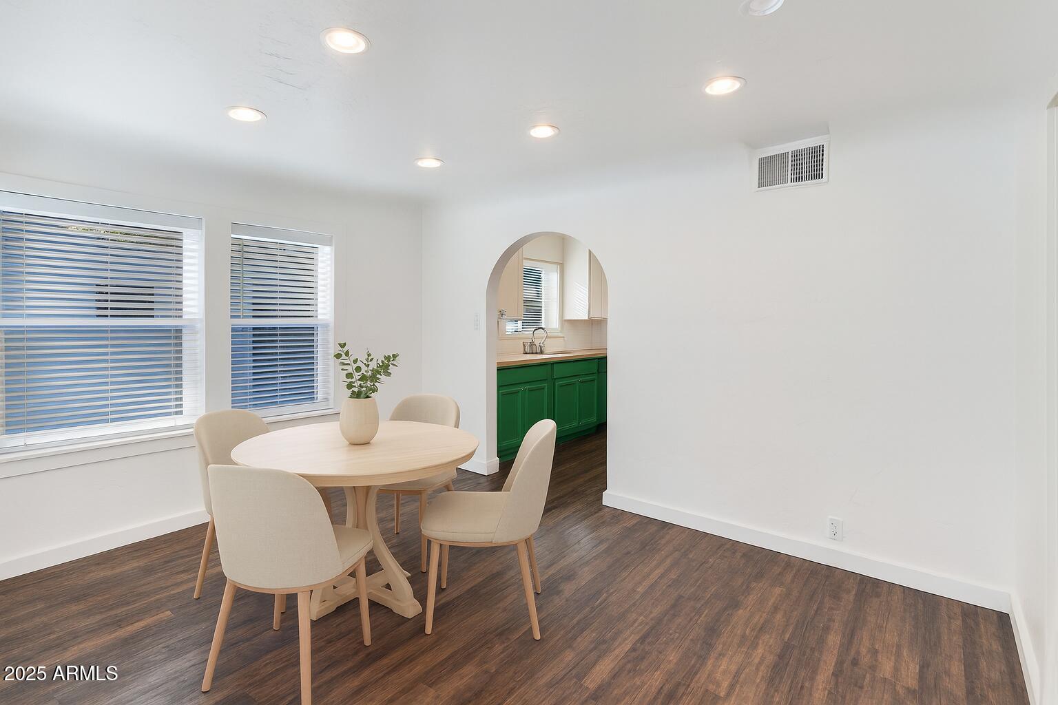 488 N WASHINGTON Street