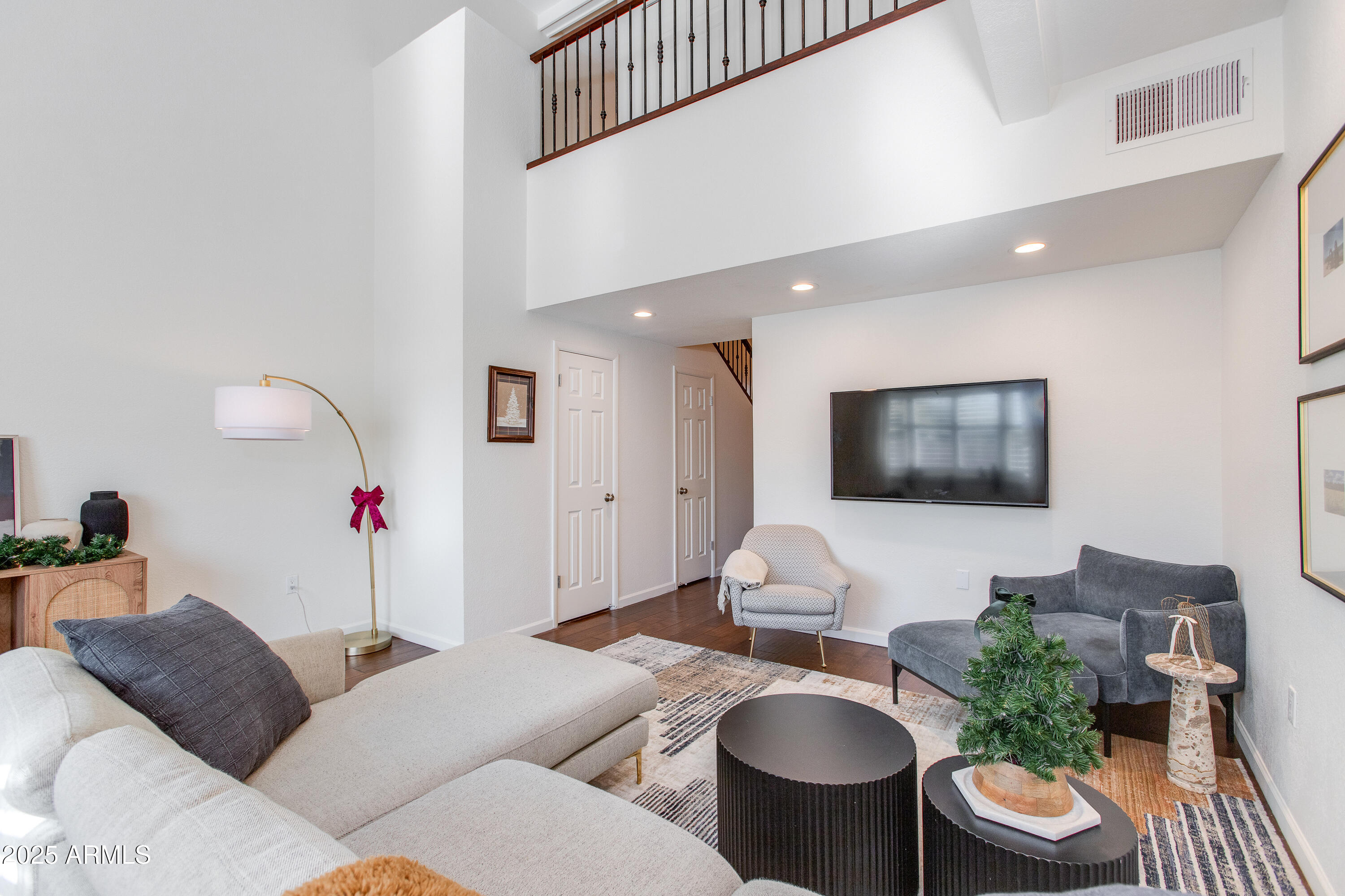 10 W GEORGIA Avenue 6