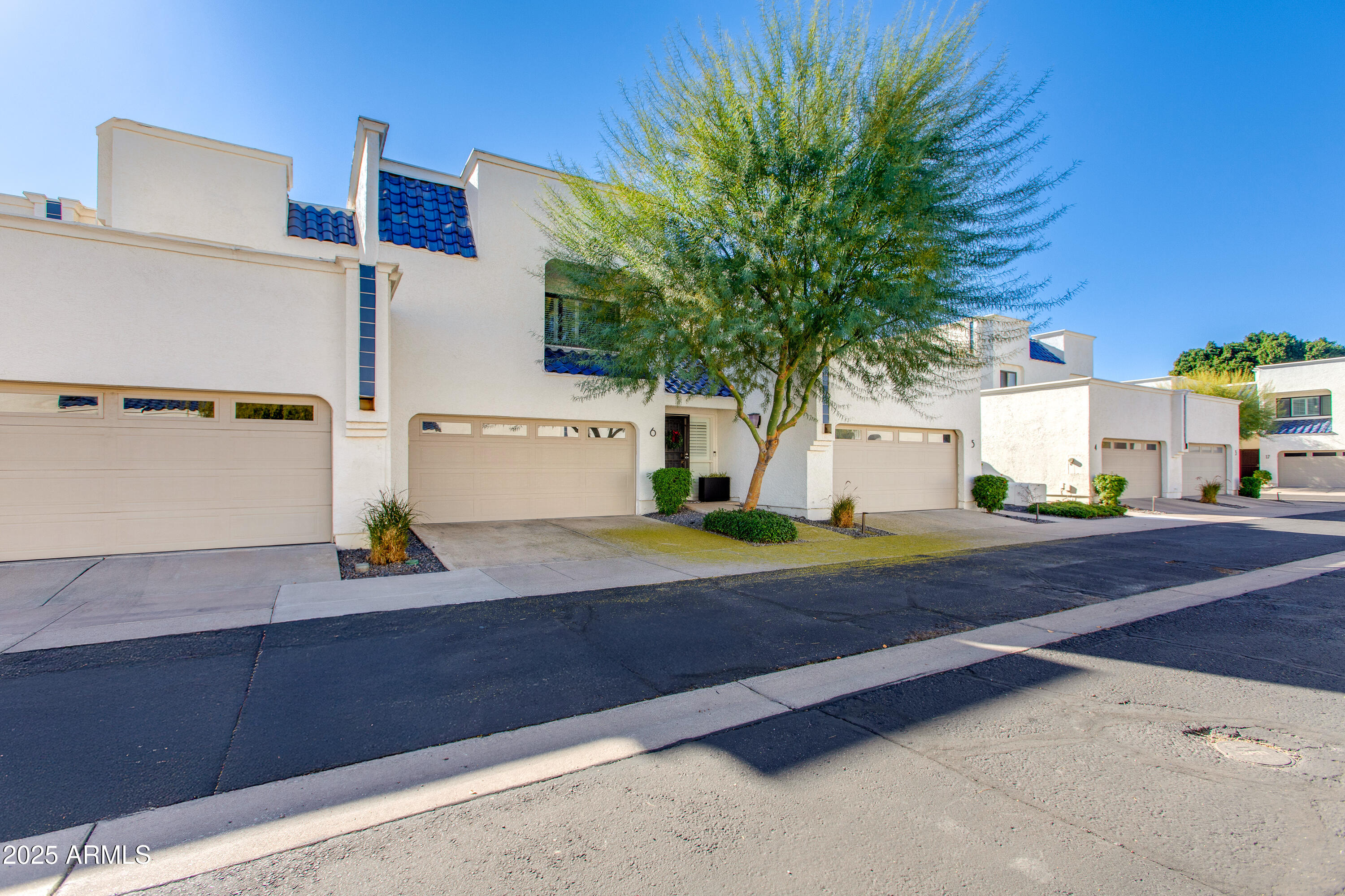 10 W GEORGIA Avenue 6