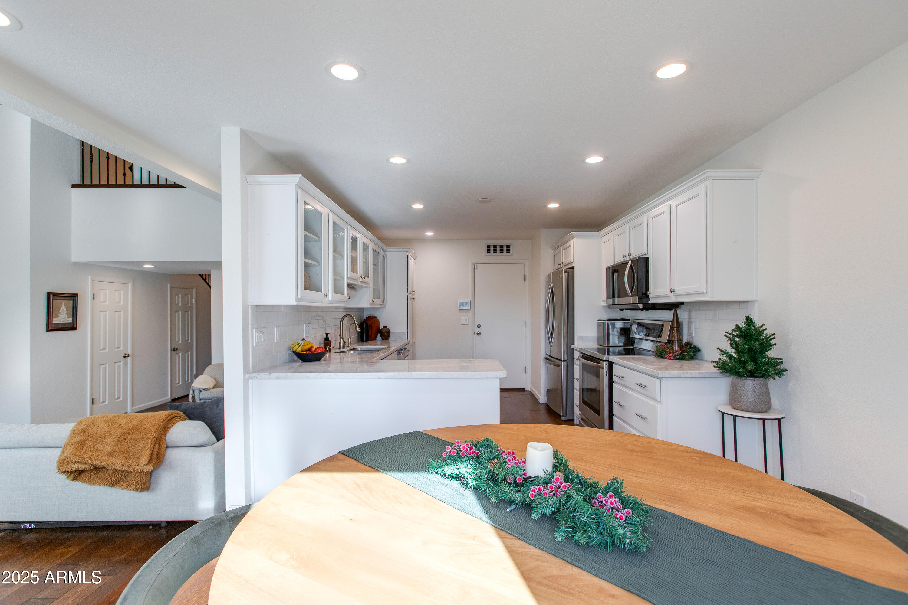 10 W GEORGIA Avenue 6