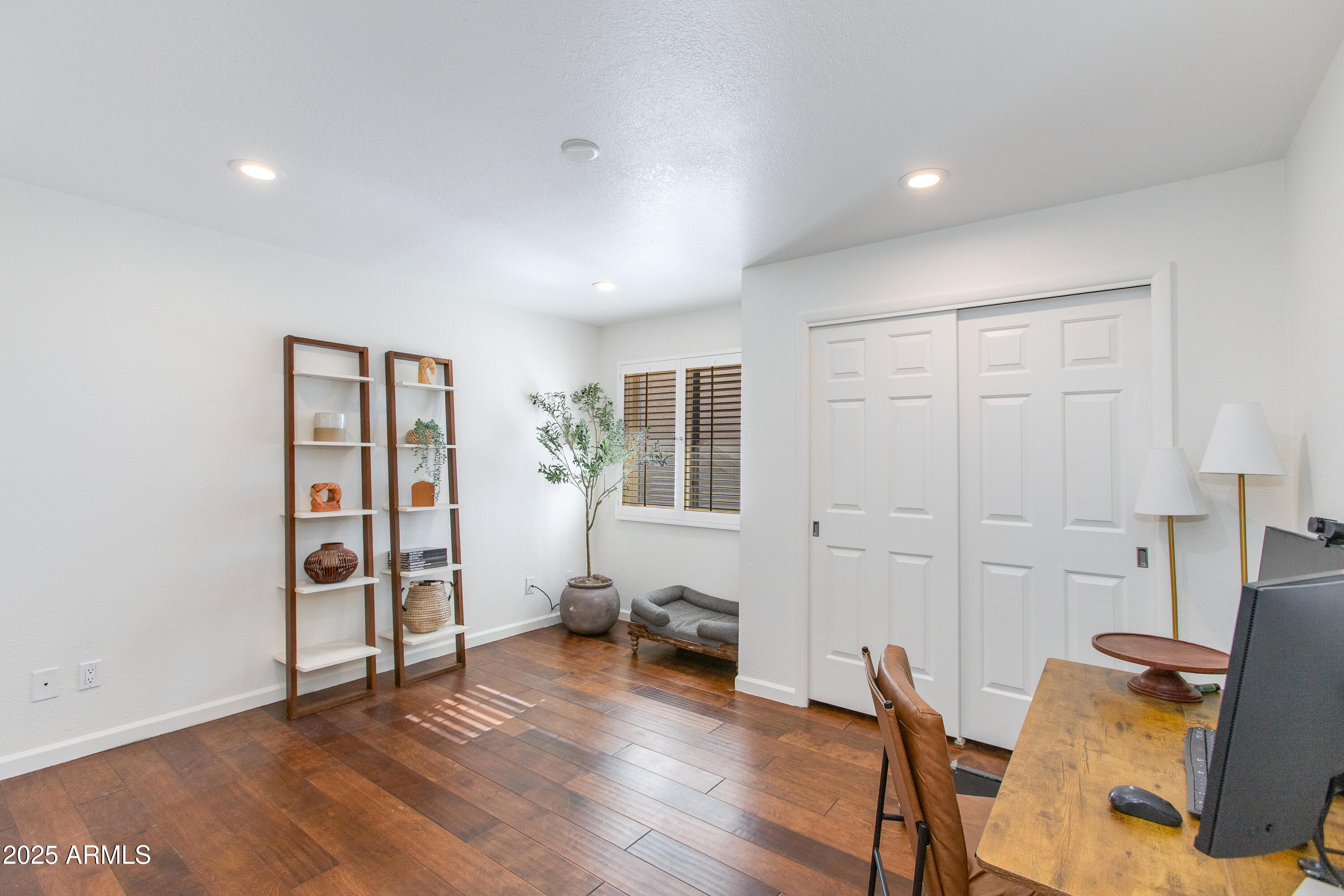 10 W GEORGIA Avenue 6