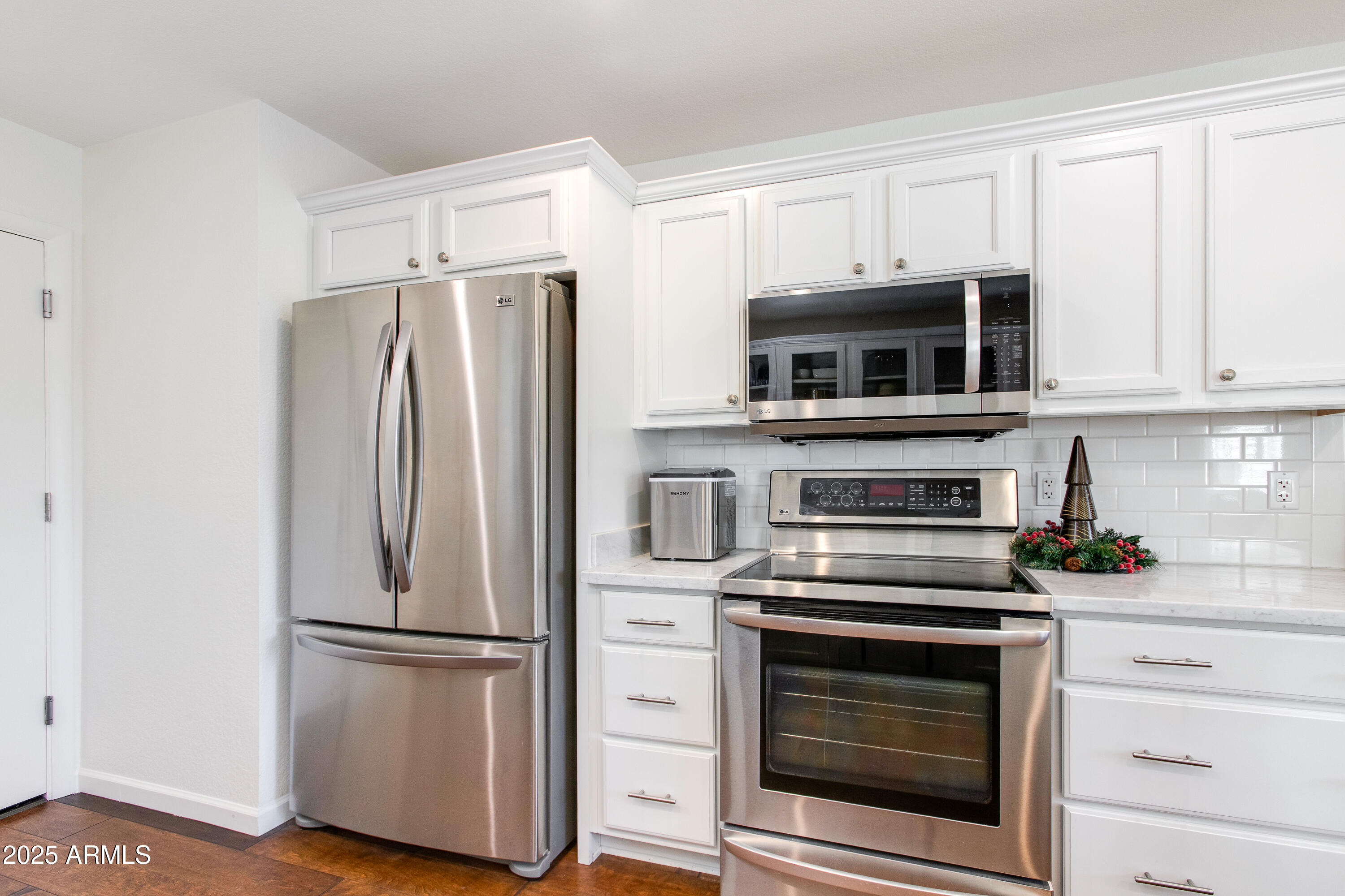 10 W GEORGIA Avenue 6