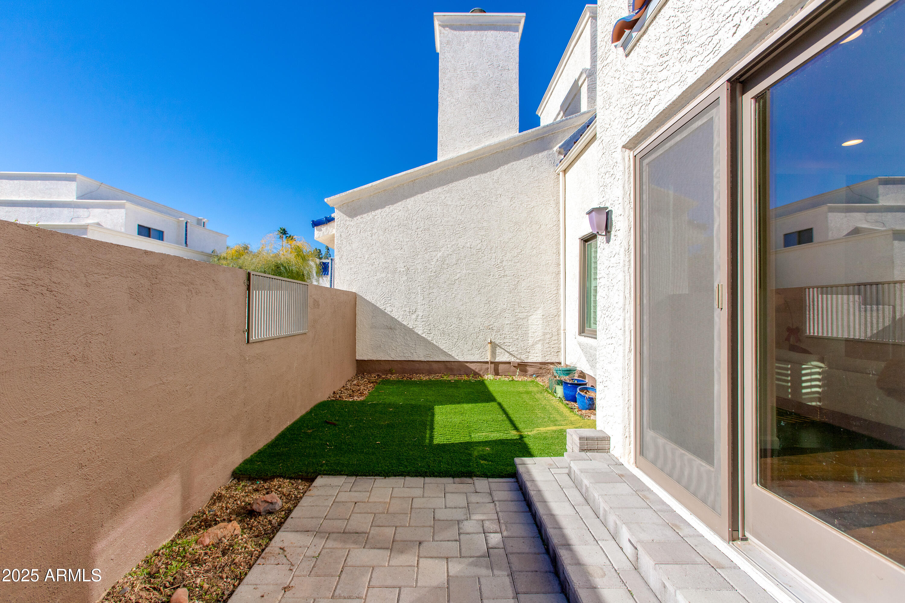 10 W GEORGIA Avenue 6