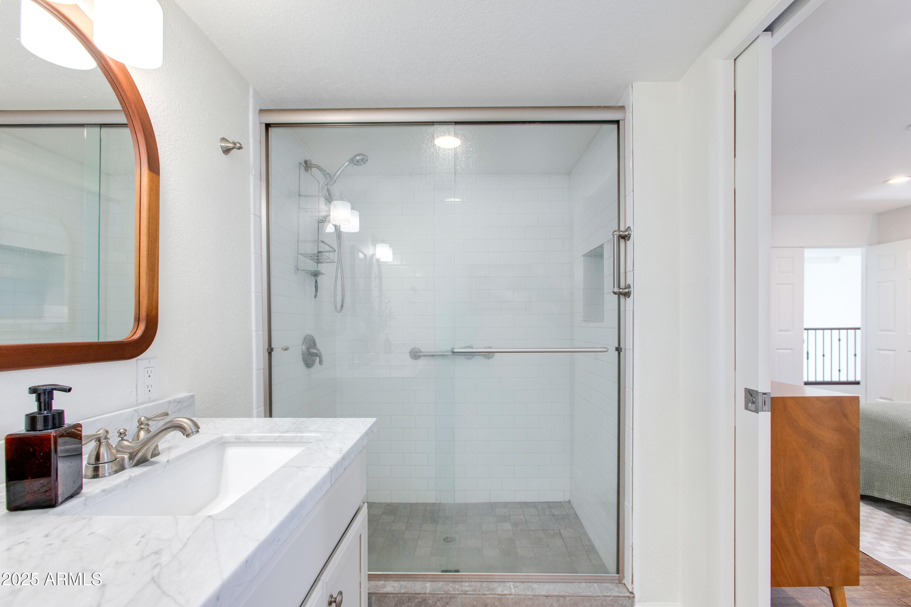 10 W GEORGIA Avenue 6