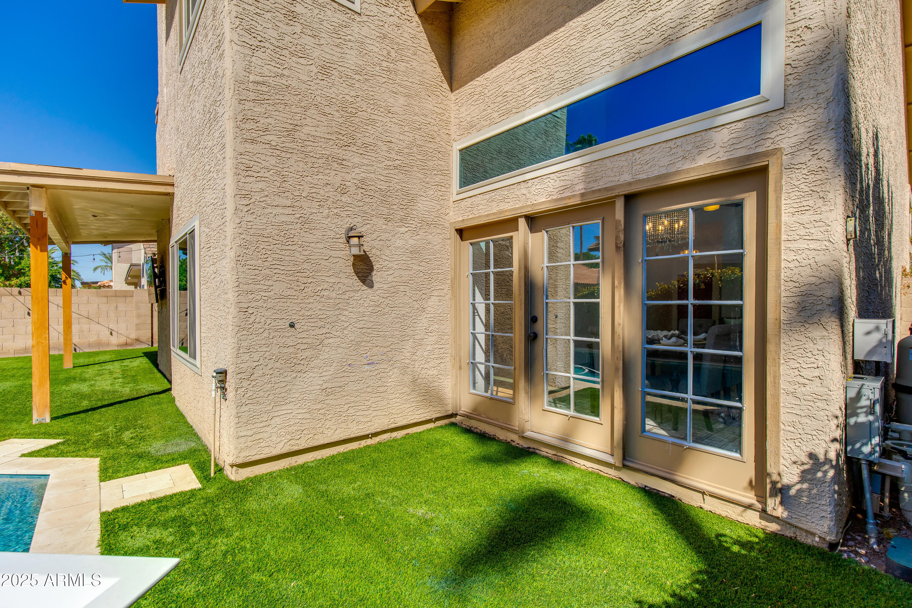 2119 E New Bedford Drive