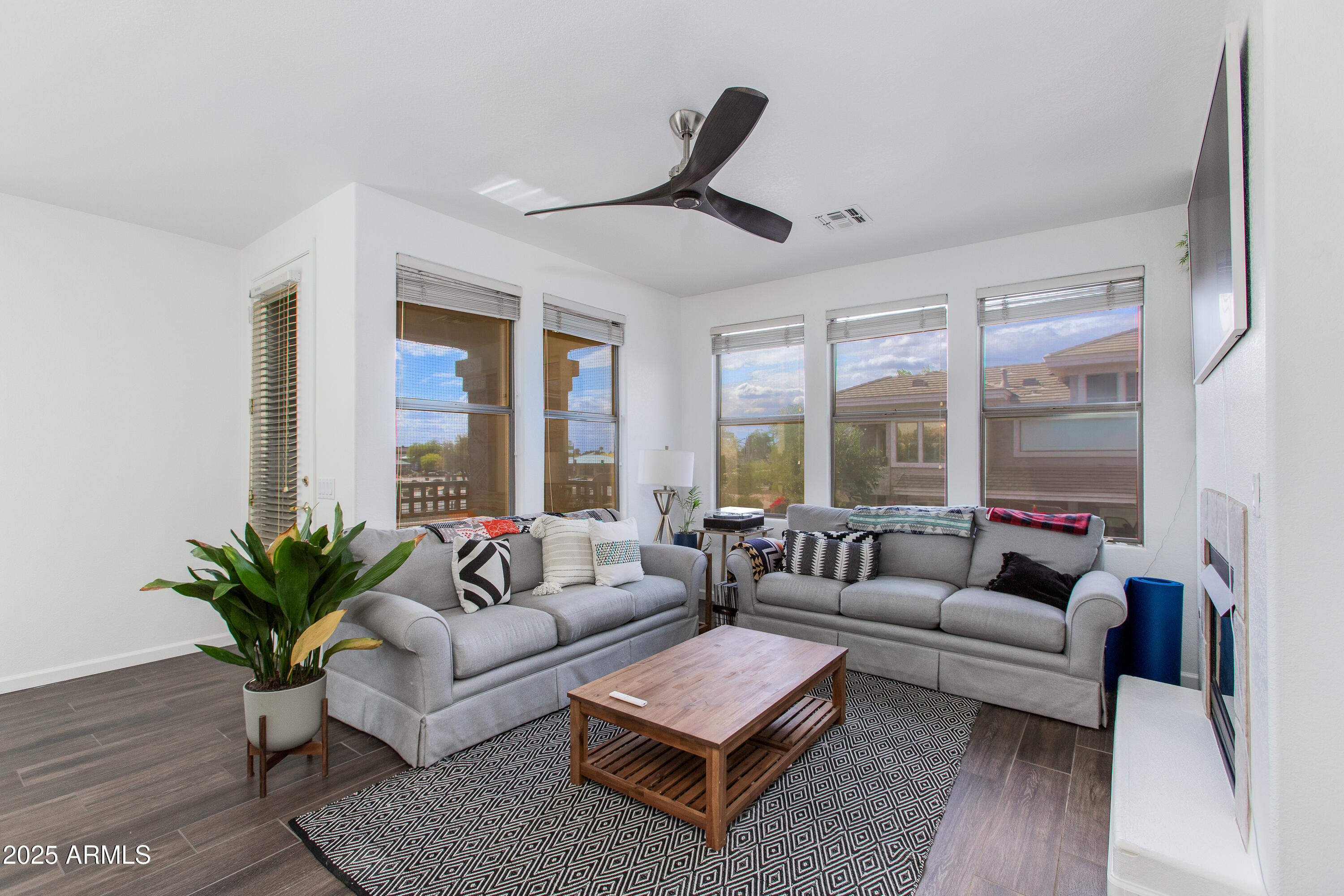 15221 N CLUBGATE Drive 2132