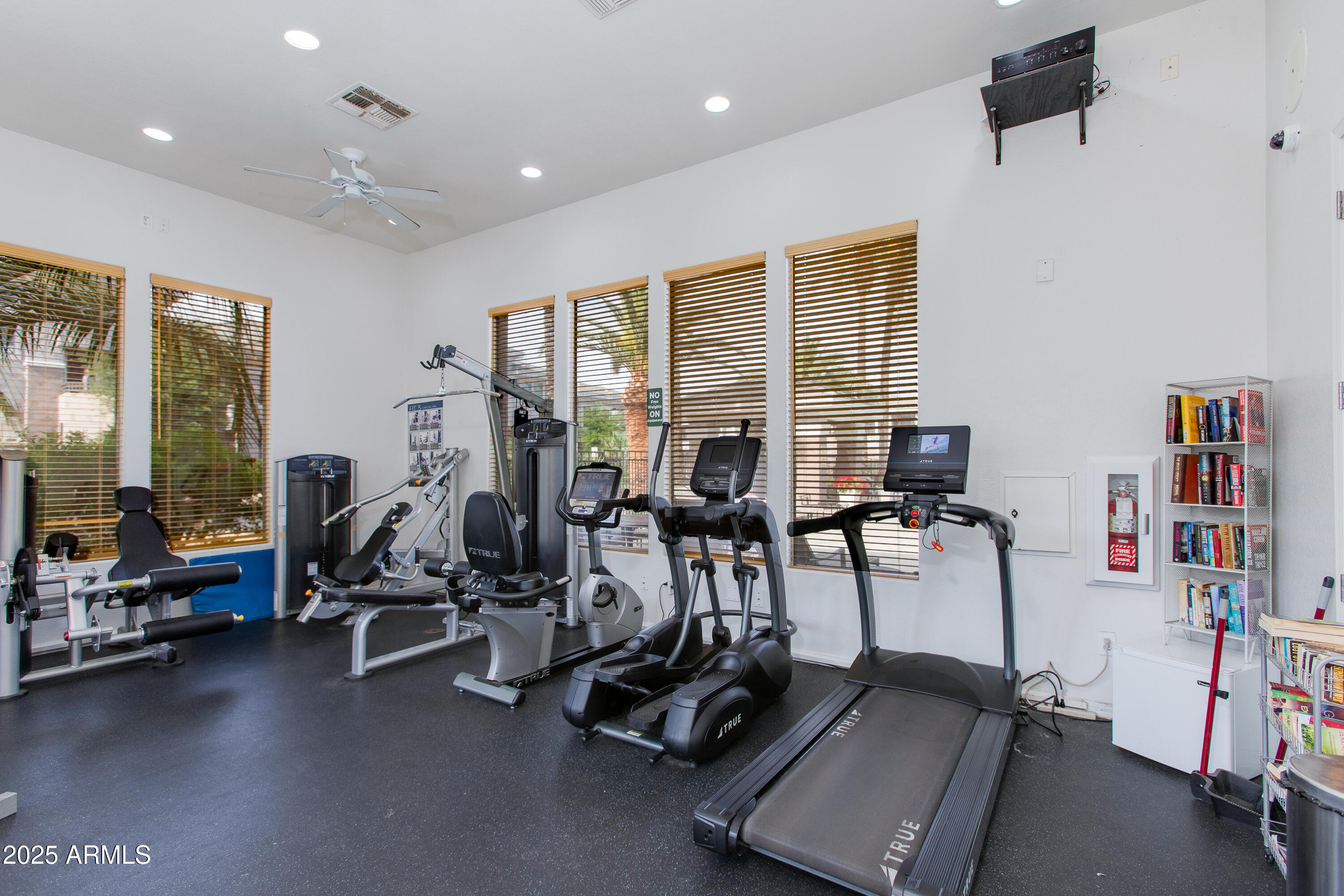 15221 N CLUBGATE Drive 2132