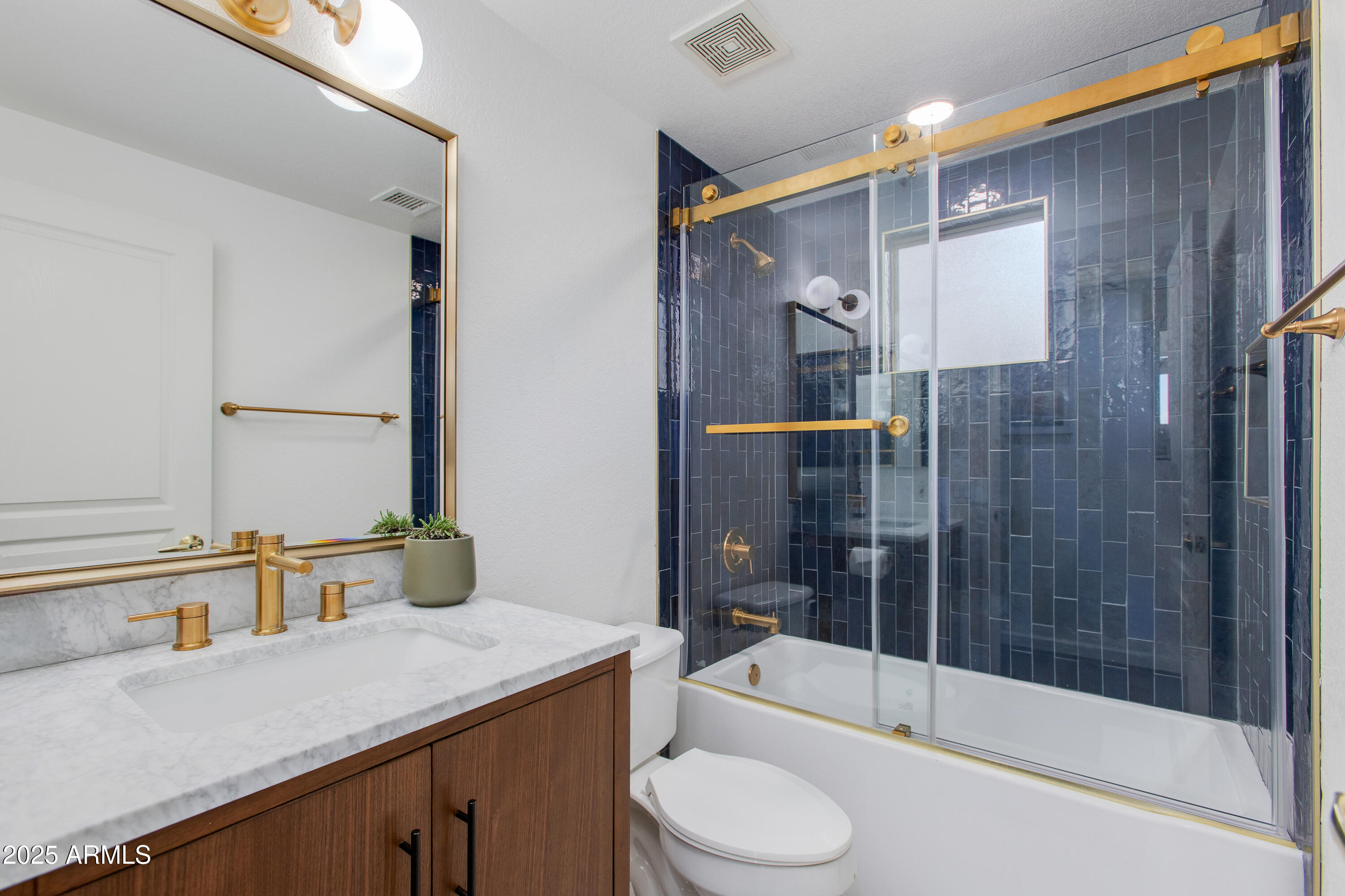 15221 N CLUBGATE Drive 2132