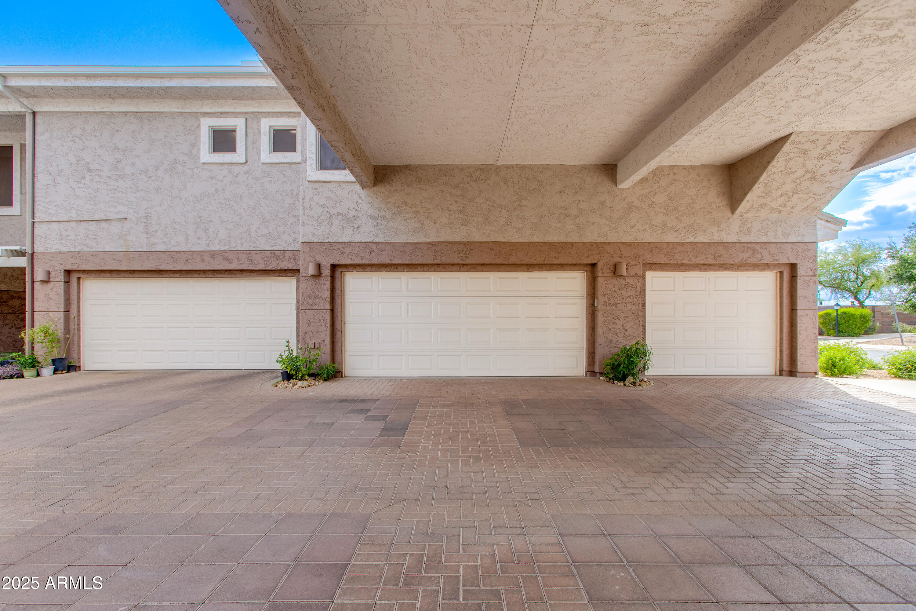 15221 N CLUBGATE Drive 2132