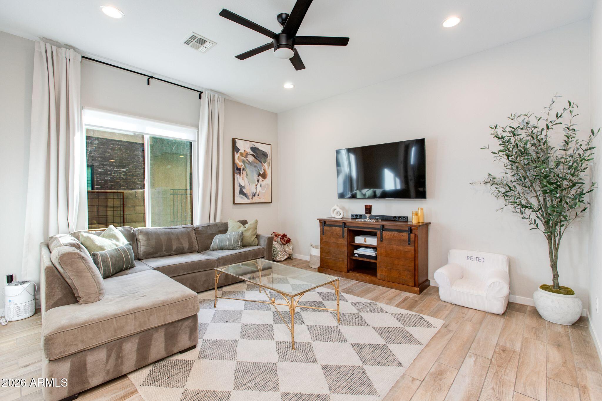 901 S SMITH Road 1063