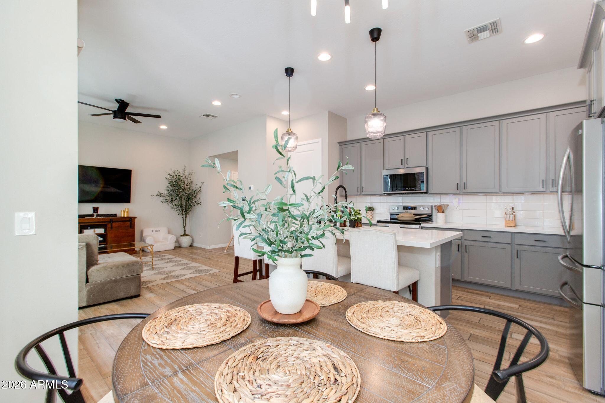 901 S SMITH Road 1063