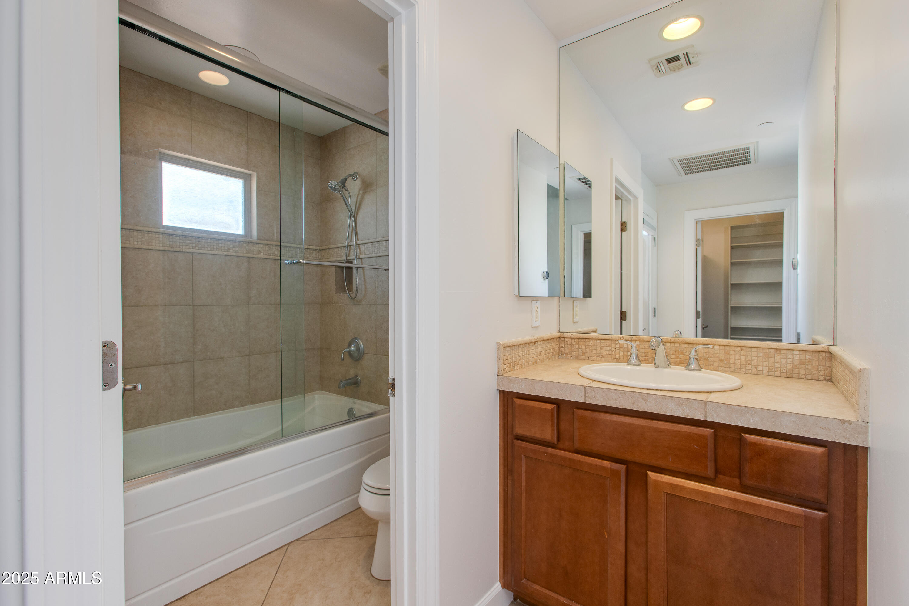 581 S ROOSEVELT Street