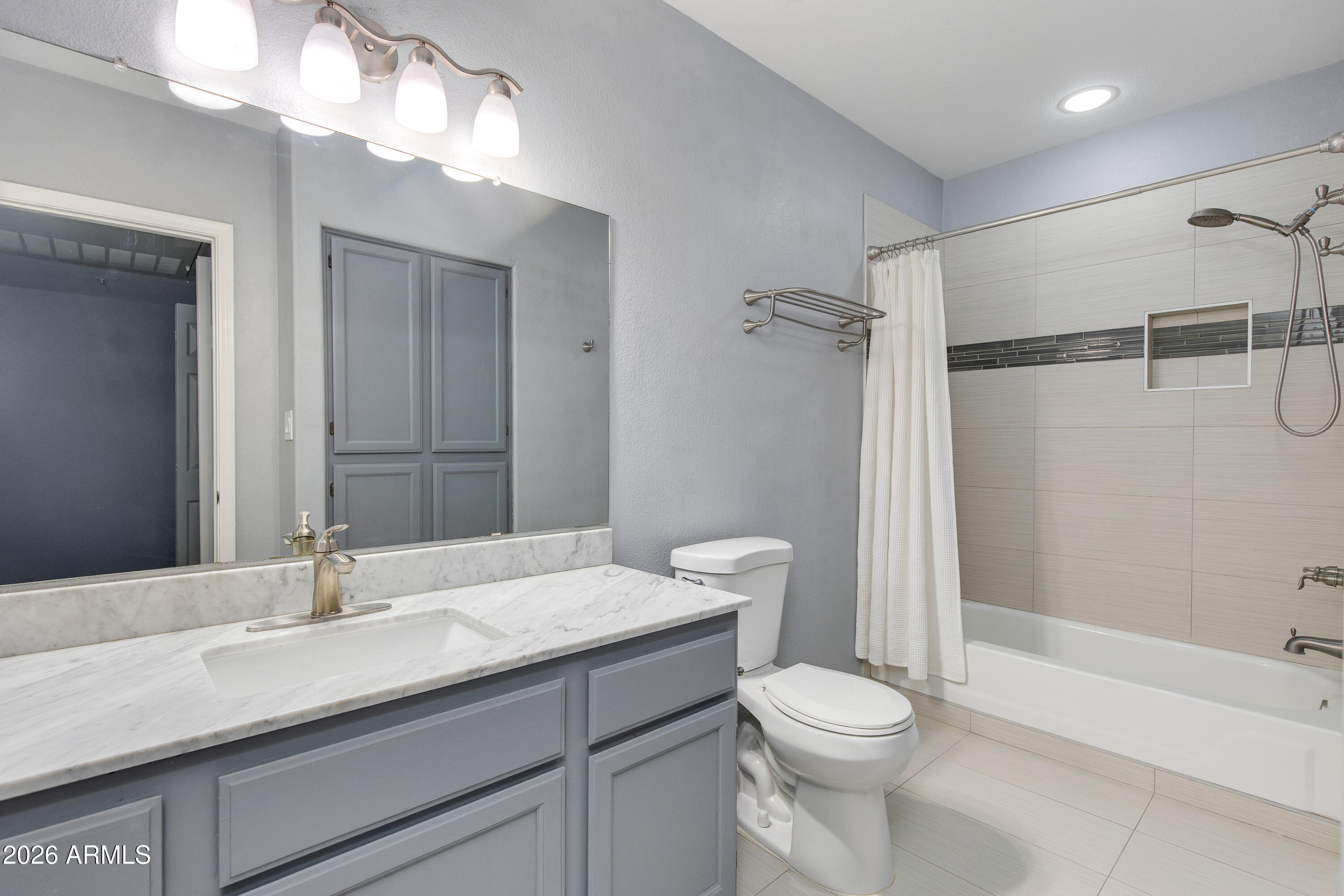 750 E NORTHERN Avenue 2030