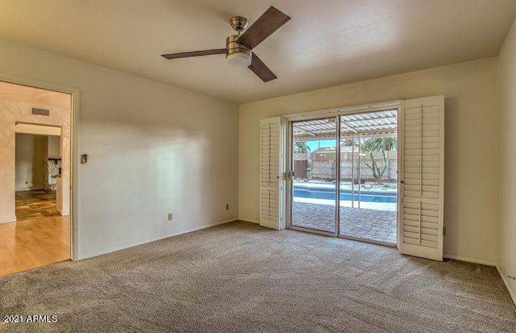 6129 E EDGEMONT Avenue