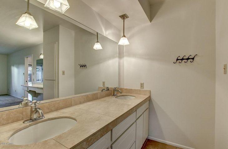 6129 E EDGEMONT Avenue