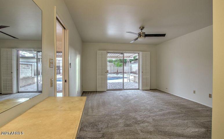 6129 E EDGEMONT Avenue