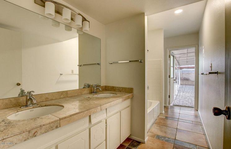 6129 E EDGEMONT Avenue