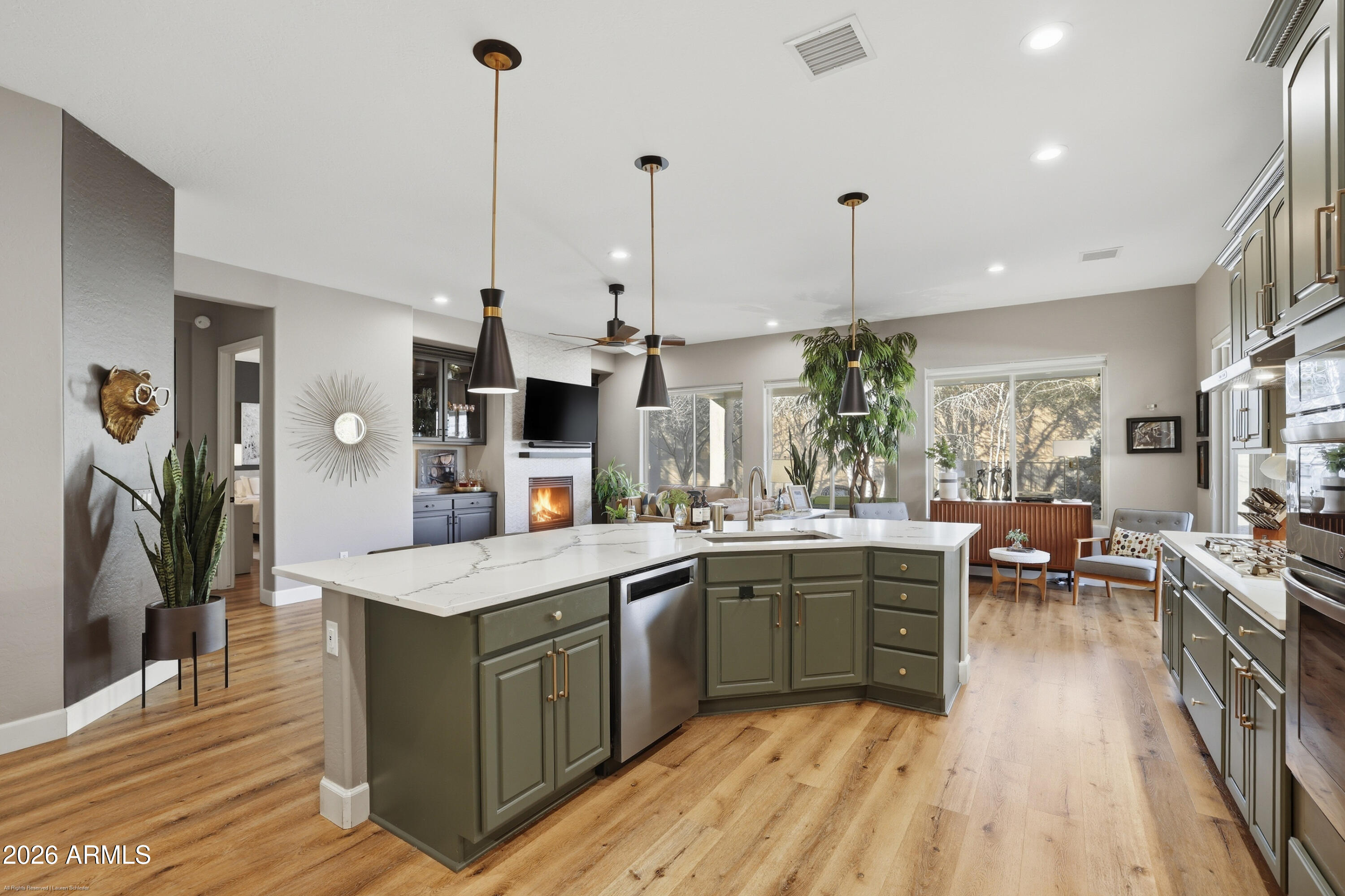 7615 E TRADERS Trail