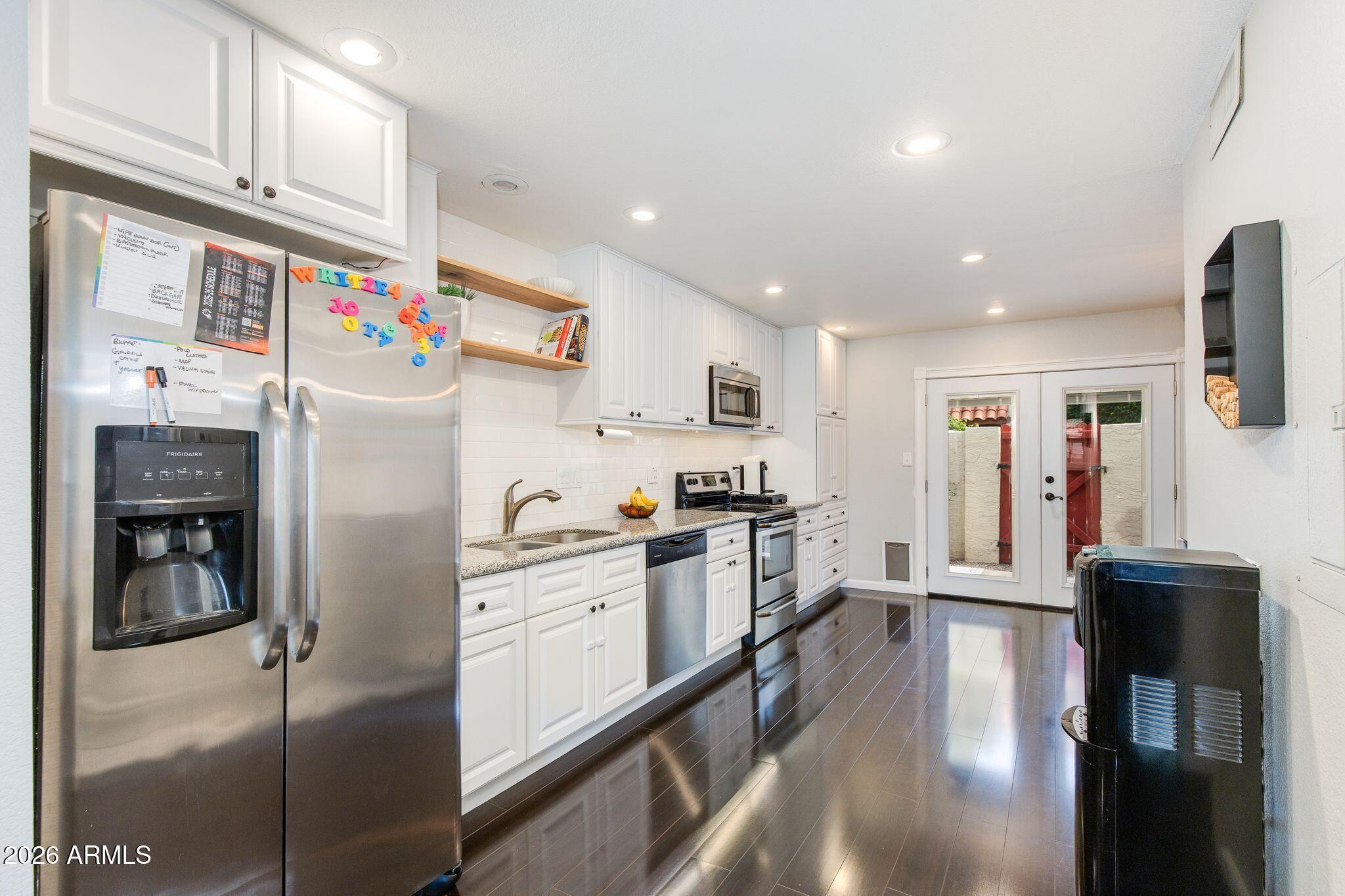 8241 N CENTRAL Avenue 23