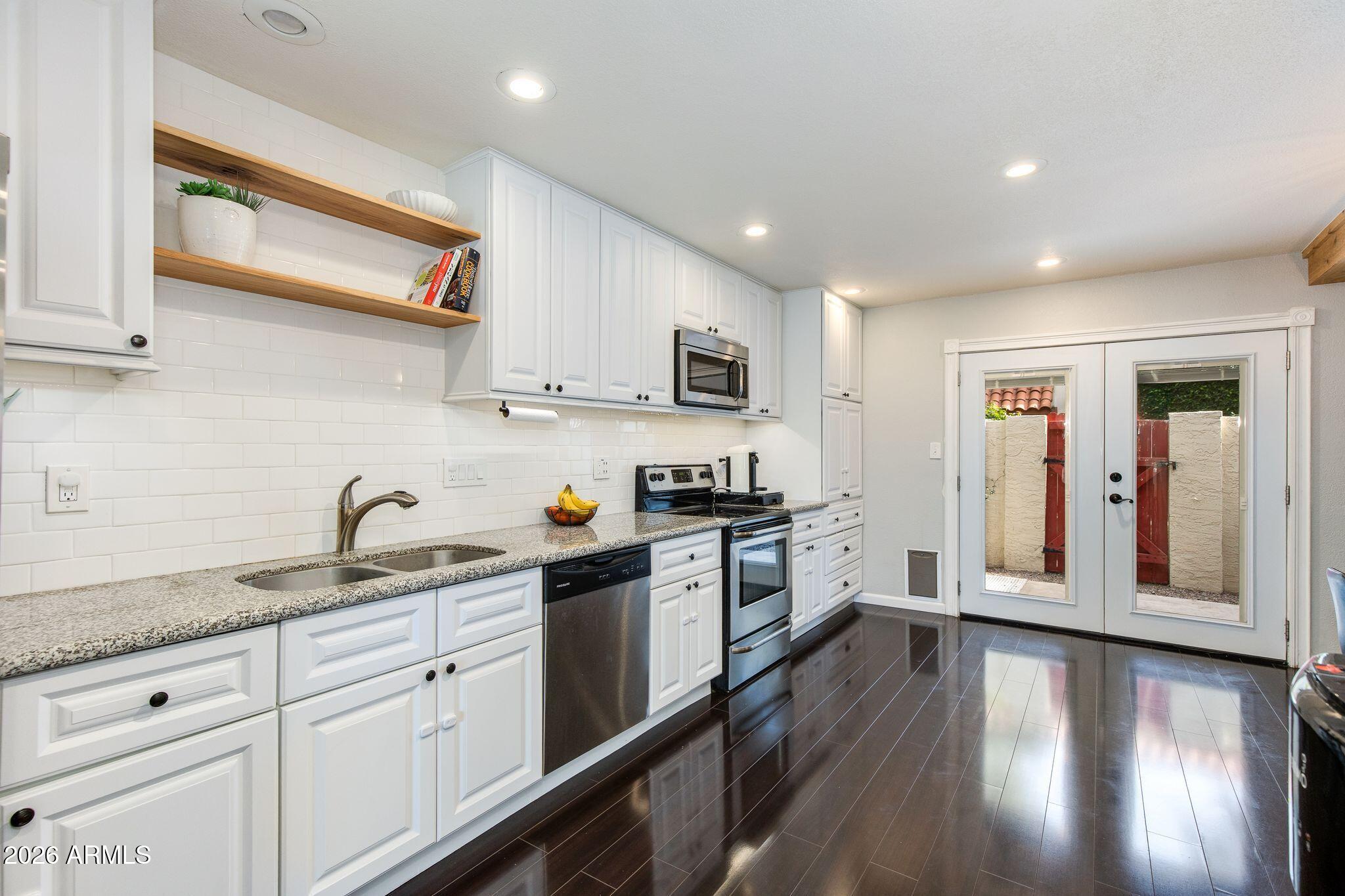 8241 N CENTRAL Avenue 23